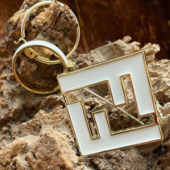 vintage Forever Fendi FF pin - Picture 5 of 5